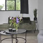 Holiday home The Black Oak - Luxe Met Prive Sauna *